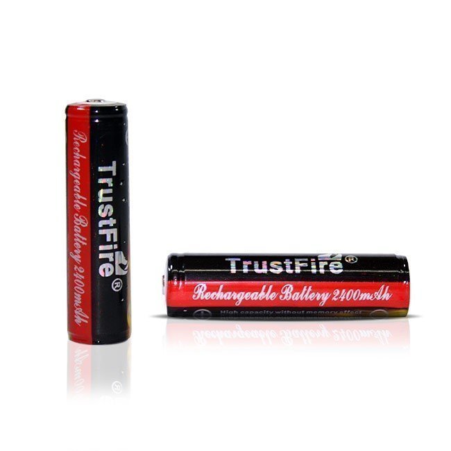 Trustfire 18650 2400 mAh Li-ion akku suojapiirillä